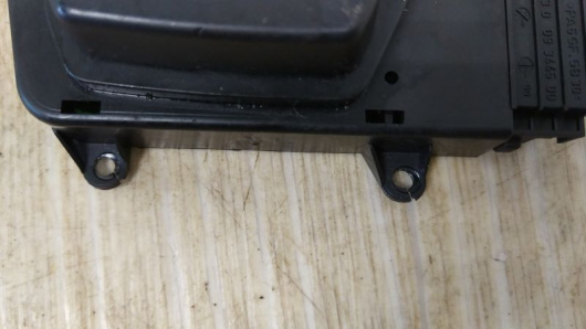 Купить Кнопка регулировки сидения левая Mercedes-Benz R251 / W251 / V251 в Магазине
