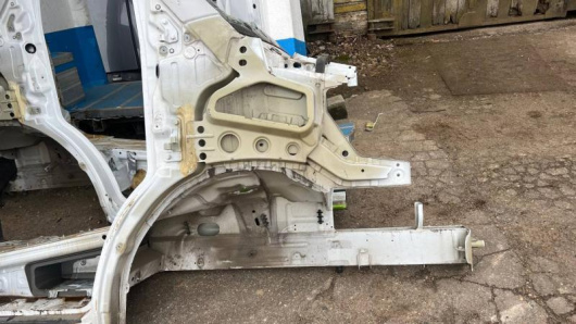 Четверть передняя правая Mercedes-Benz Sprinter Купить в Магазине ssavto