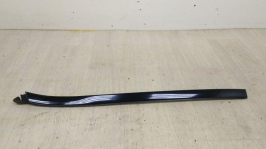 Купить Молдинг стекла лобового слева Mercedes-Benz GLE292 / C292 в Магазине