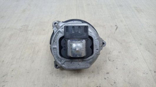 Подушка крепления двигателя правая BMW 8831878 для авто Купить в Магазине