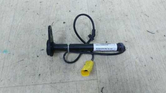 Автозапчасти в Магазине Пиропатрон петли капота Mercedes-Benz A2539060300