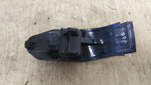 Повторитель в зеркало передний правый Toyota RAV4 Повторитель в зеркало передний правый Toyota RAV4 для авто Купить в Магазине