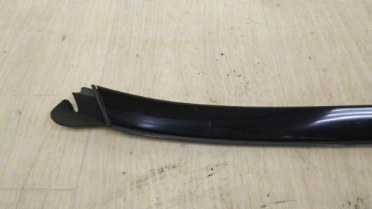 Купить Молдинг стекла лобового слева Mercedes-Benz GLE292 / C292 в Магазине