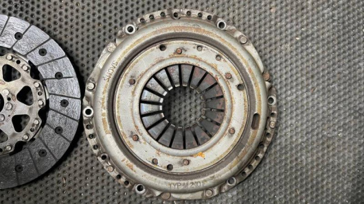 Комплект сцепления Kia 4110024600 Комплект сцепления Kia 4110024600 для авто купить в Магазине