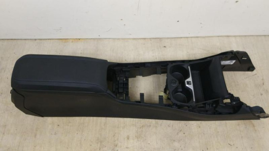 Подлокотник BMW 1 / F40 Купить Подлокотник BMW 1 / F40 в Магазине