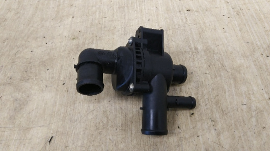 Купить Корпус термостата Jaguar 9X238A586AD в Магазине