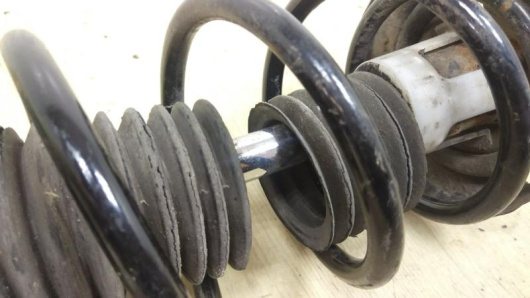 Амортизатор передний правый Ford 8V5118045BH Амортизатор передний правый Ford 8V5118045BH для авто Купить в Магазине