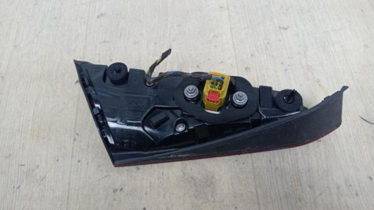 Фонарь крышки багажника правый Mercedes-Benz A2069064200 для авто Купить в Магазине