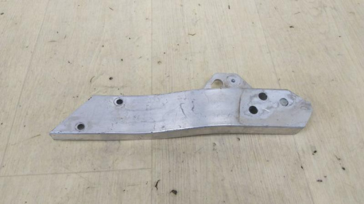 Кронштейн панели правый Mercedes-Benz E213 / W213 Купить Кронштейн панели правый Mercedes-Benz E213 / W213 в Магазине