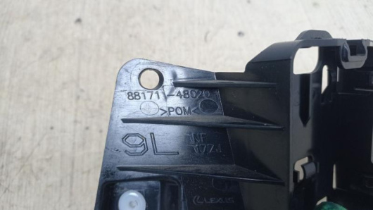 Кронштейн крепления датчика мертвых зон Lexus 8817148020 Купить Кронштейн крепления датчика мертвых зон Lexus 8817148020 в Магазине
