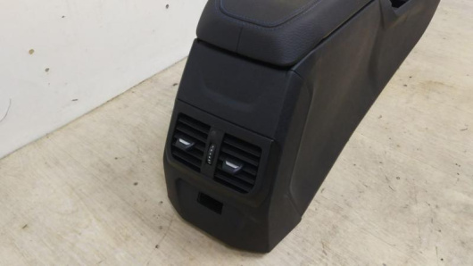 Подлокотник BMW 1 / F40 Купить Подлокотник BMW 1 / F40 в Магазине