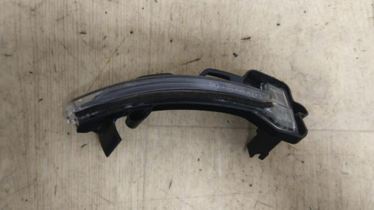 Повторитель в зеркало передний правый Maserati Levante для авто Купить в Магазине