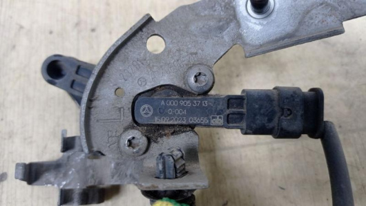 Датчик положения кузова задний левый Mercedes-Benz A0009053713 Датчик положения кузова задний левый Mercedes-Benz A0009053713 Купить в Магазине ssavto