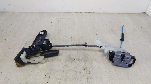 Купить Замок двери передней правой Mercedes-Benz A0997200435 в Магазине