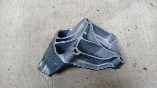 Кронштейн двигателя Mercedes-Benz A6542234700 для авто Купить в Магазине