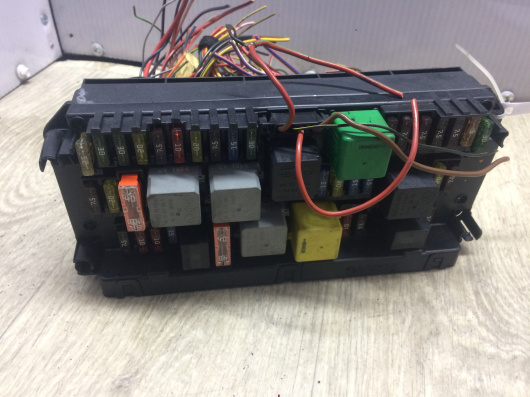 Блок предохранителей передний Mercedes-Benz E212 / W212 Купить в Магазине ssavto