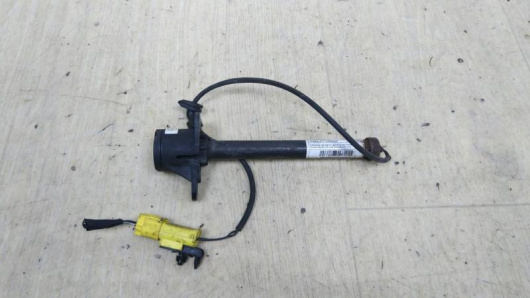 Автозапчасти в Магазине Пиропатрон петли капота Mercedes-Benz A1669060002