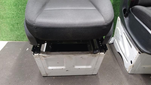 Сиденье переднее Mercedes-Benz Sprinter Купить Салон (комплект сидений) Mercedes-Benz Sprinter в Магазине