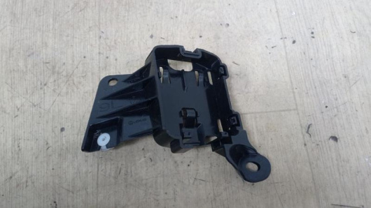 Кронштейн крепления датчика мертвых зон Lexus 8817148020 Купить Кронштейн крепления датчика мертвых зон Lexus 8817148020 в Магазине