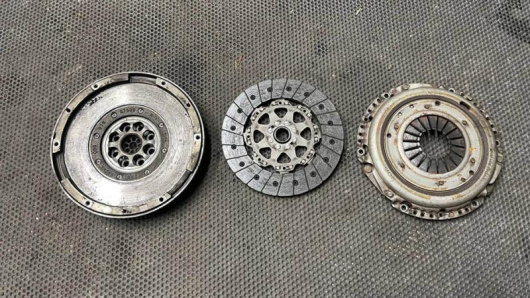 Комплект сцепления Kia 4110024600 Комплект сцепления Kia 4110024600 для авто купить в Магазине