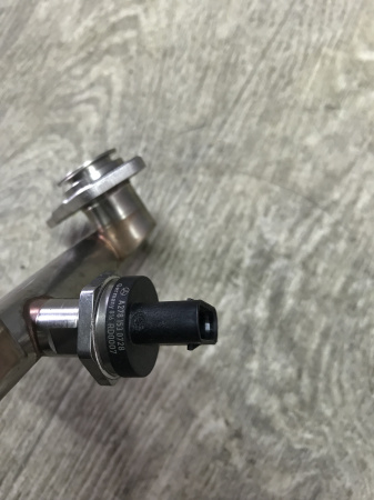 Датчик давления топлива Mercedes-Benz C205 / W205 для авто Купить в Магазине