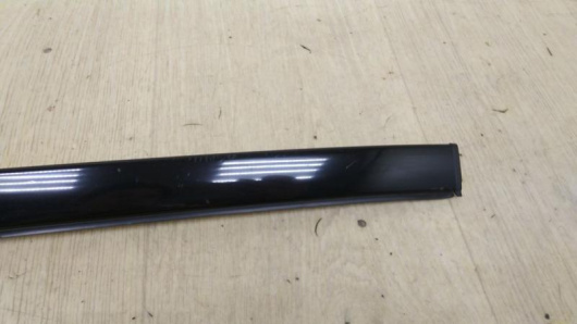 Купить Молдинг стекла лобового слева Mercedes-Benz GLE292 / C292 в Магазине