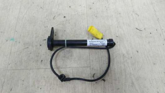 Автозапчасти в Магазине Пиропатрон петли капота Mercedes-Benz A2539060300