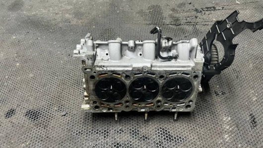 Купить Головка блока цилиндров левая Audi 1059353DH в Магазине
