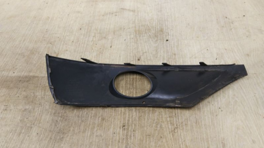 Купить Рамка фары противотуманной левой Volkswagen Touareg в Магазине