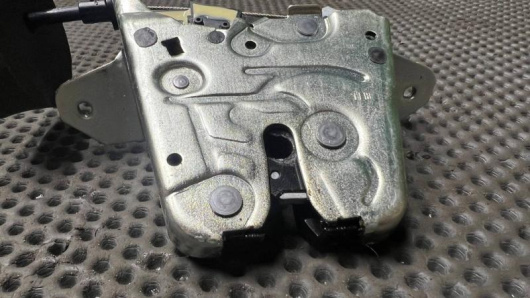 Купить Замок багажника Mercedes-Benz A0997400608 в Магазине