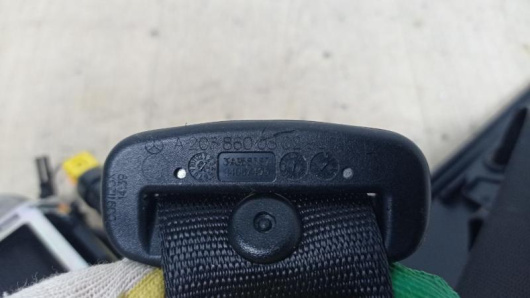 Автозапчасти в Магазине Ремень безопасности передний правый Mercedes-Benz A2068600802