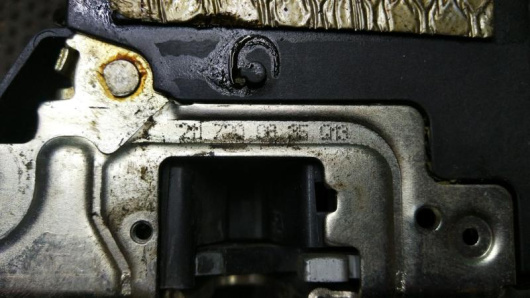 Купить Замок двери передней правой Mercedes-Benz A2117200835 в Магазине