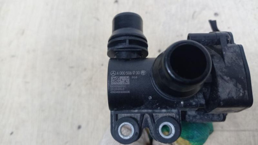 Фланец (тройник) системы охлаждения Mercedes-Benz A0009061313 Фланец (тройник) системы охлаждения Mercedes-Benz A0000061313 для авто Купить в Магазине