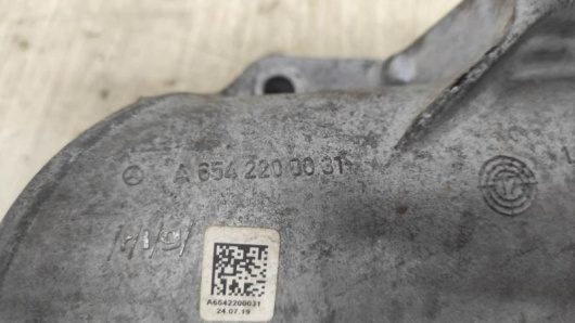 Кронштейн Mercedes-Benz A6542200031 Купить Кронштейн Mercedes-Benz A6542200031 в Магазине