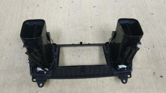 Дефлектор обдува салона Mercedes-Benz A1668300654 Купить Дефлектор обдува салона Mercedes-Benz A1668300654 в Магазине