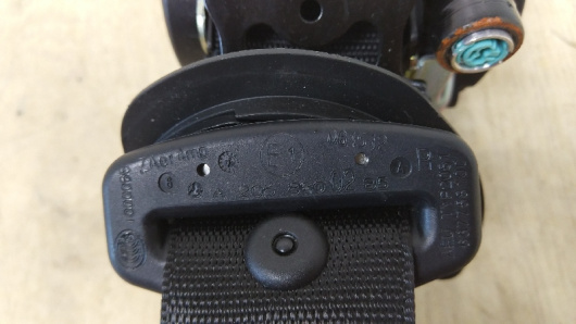 Автозапчасти в Магазине Ремень безопасности передний правый Mercedes-Benz A2058600285