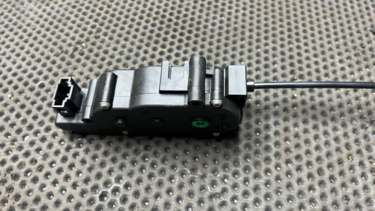 Купить Замок багажника Mercedes-Benz A0997400608 в Магазине