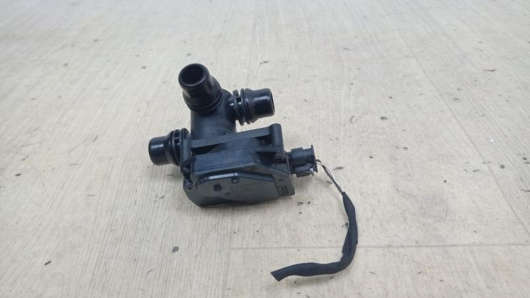 Фланец (тройник) системы охлаждения Mercedes-Benz A0009061313 Фланец (тройник) системы охлаждения Mercedes-Benz A0000061313 для авто Купить в Магазине