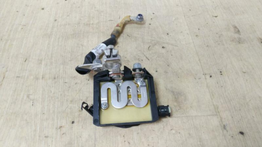 Клемма аккумулятора плюс Mercedes-Benz A0009061505 Клемма аккумулятора плюс Mercedes-Benz A0009061505 Купить в Магазине ssavto