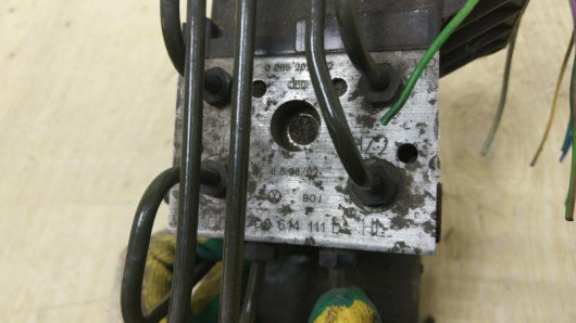 Блок ABS Volkswagen 7D061411D для авто Купить в Магазине