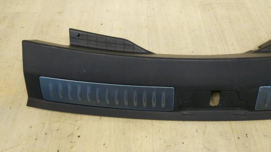 Купить Накладка внутренняя на заднюю панель кузова Land Rover / Range Rover Velar в Магазине