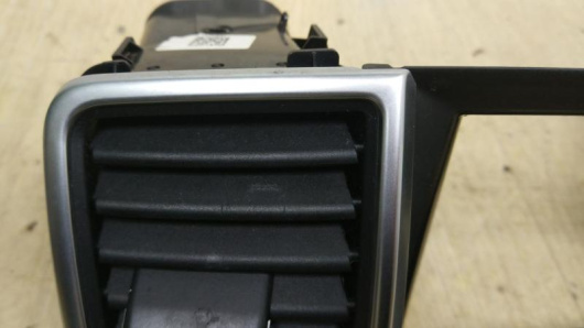 Дефлектор обдува салона Mercedes-Benz A1668300654 Купить Дефлектор обдува салона Mercedes-Benz A1668300654 в Магазине