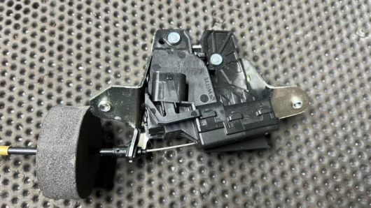 Купить Замок багажника Mercedes-Benz A0997400608 в Магазине