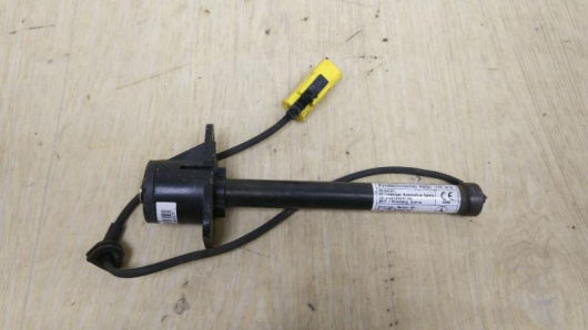 Автозапчасти в Магазине Пиропатрон петли капота Mercedes-Benz A1669060002