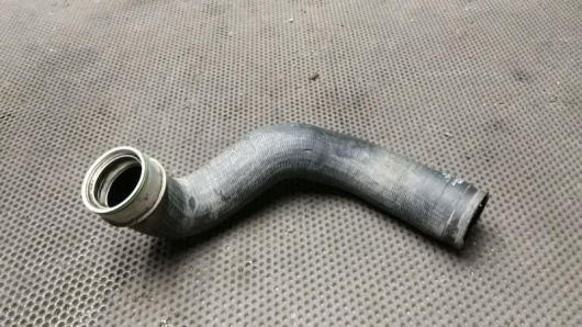 Патрубок интеркулера Mercedes-Benz A1645280682 Патрубок интеркулера Mercedes-Benz A1645280682 для авто Купить в Магазине