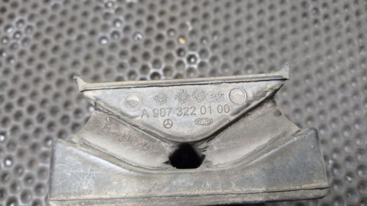 Башмак рессоры Mercedes-Benz A9073220100 для авто Купить в Магазине
