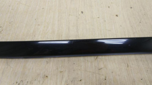 Купить Молдинг стекла лобового слева Mercedes-Benz GLE292 / C292 в Магазине