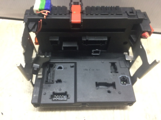 Блок предохранителей задний Mercedes-Benz S221 / W221 Купить в Магазине ssavto