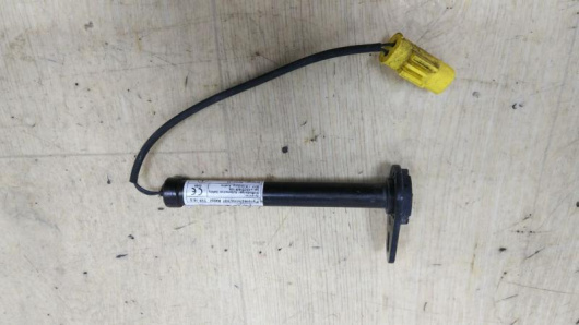 Автозапчасти в Магазине Пиропатрон петли капота Mercedes-Benz A2228870010