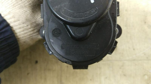 Электроручник Mercedes-Benz A007A345 Электроручник Mercedes-Benz A007A345 для авто Купить в Магазине